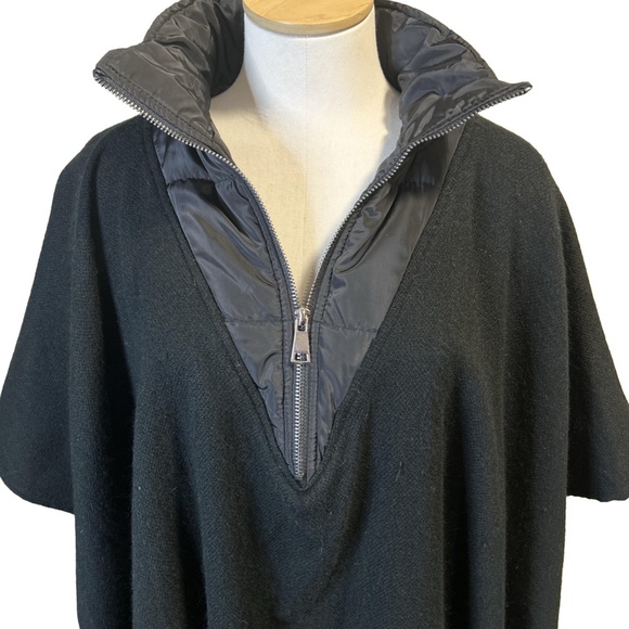 Steve Madden Puff Collar 1/2 Zip Fringe Poncho/One Size Fits Most - Picture 3 of 7